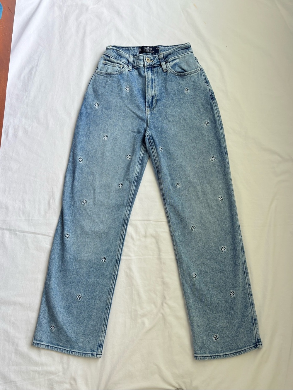 Hollister W25S Ultra High Rise Dad Jeans Floral Embroidered Light Wash